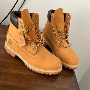 Wheat Timberlands. Only wore twice.